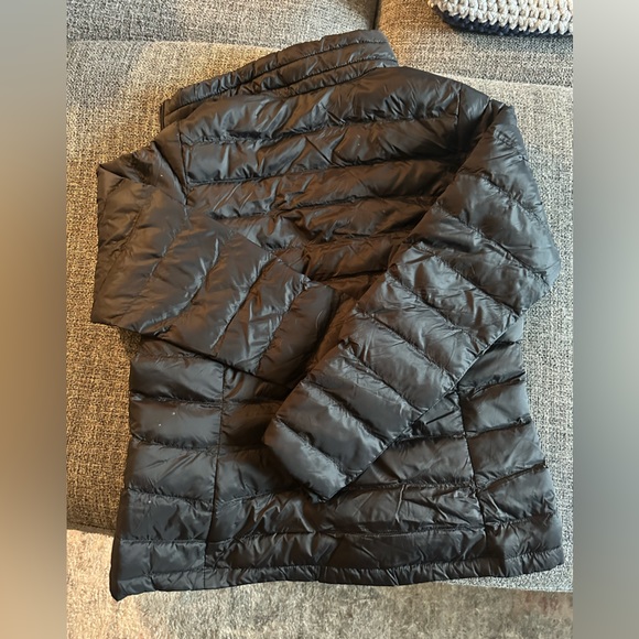 Amazon Essentials Medium Lightweight full zip puffer jacket - Picture 3 of 3